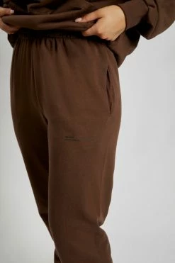 QNG Jesy Loopback Oversized Jogger - Chocolate Sweaters & Hoodies