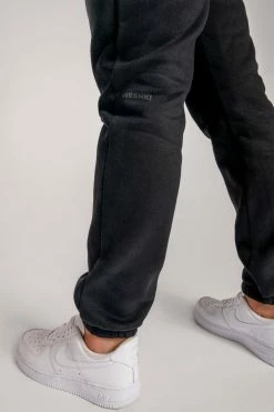 QNG Charlie Unisex Cosy Jogger - Black 42 QNG Charlie Unisex Cosy Jogger - Black