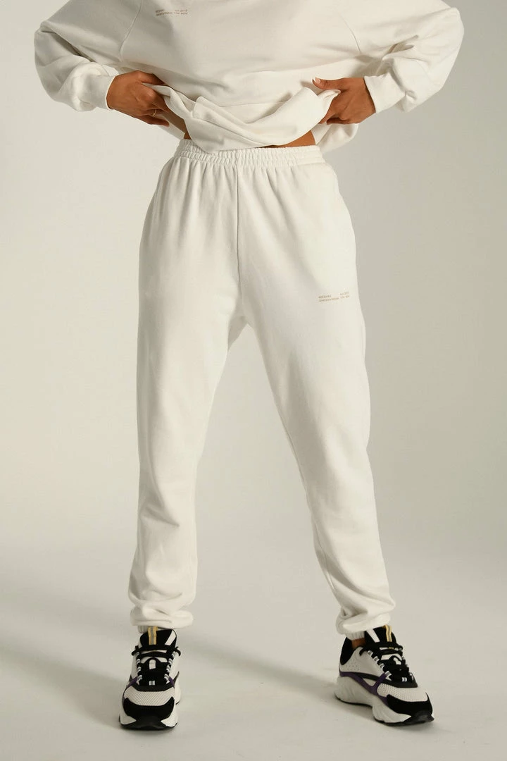 QNG Jesy Loopback Oversized Jogger - White Sweaters & Hoodies 3 QNG Jesy Loopback Oversized Jogger - White Sweaters & Hoodies