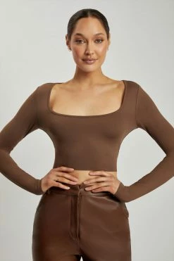WXI Lana Scoop Long Sleeve Scoop Neck Crop - Chocolate