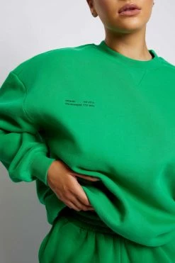 QNG Jaz Oversized Fleeceback Crew Neck Jumper - Bright Green Sweaters & Hoodies 24 QNG Jaz Oversized Fleeceback Crew Neck Jumper - Bright Green Sweaters & Hoodies