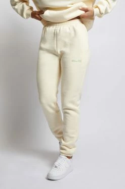 QNG Camille Oversized Fleeceback Jogger - Marshmallow