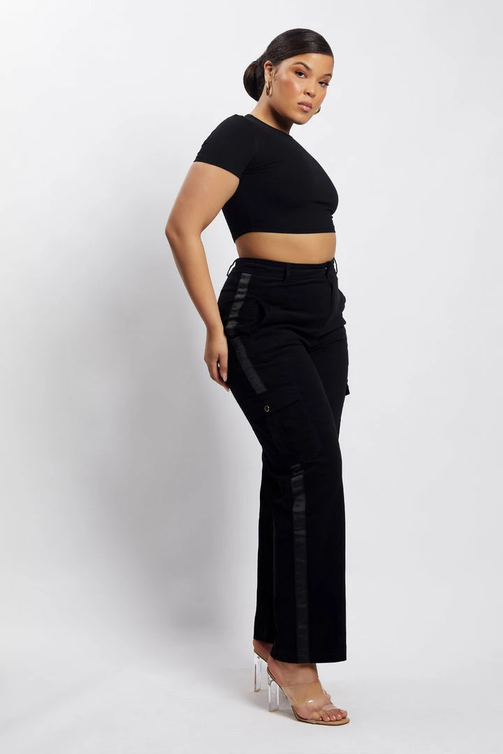 QNG All Bottoms Evangeline Pocket Detail Cargo Pants - Black 9 QNG All Bottoms Evangeline Pocket Detail Cargo Pants - Black