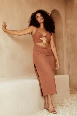 QNG Serena Cut Out O Ring Linen Midi Dress - Brown 22 QNG Serena Cut Out O Ring Linen Midi Dress - Brown