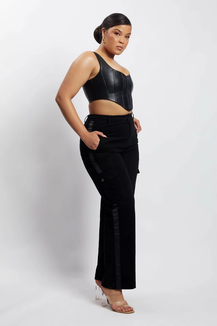 QNG All Bottoms Evangeline Pocket Detail Cargo Pants - Black 10 QNG All Bottoms Evangeline Pocket Detail Cargo Pants - Black