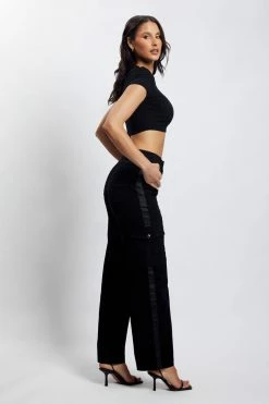 QNG All Bottoms Evangeline Pocket Detail Cargo Pants - Black 13 QNG All Bottoms Evangeline Pocket Detail Cargo Pants - Black